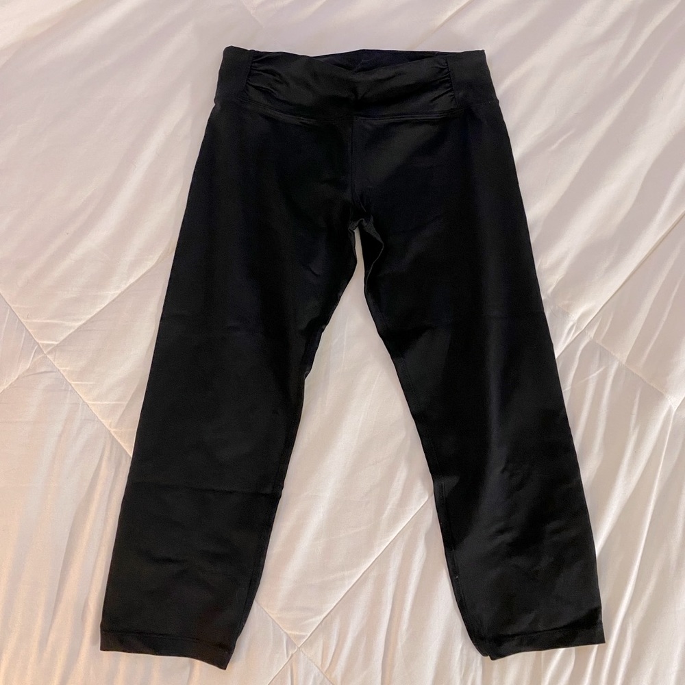 black capri leggings